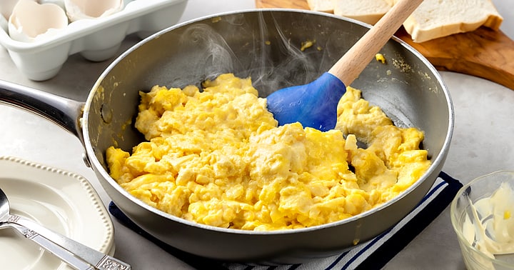 Creamy Scrambled Eggs Recipe