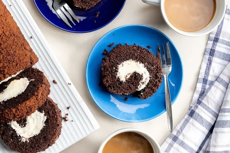 chocolate roll with cream cheese filling