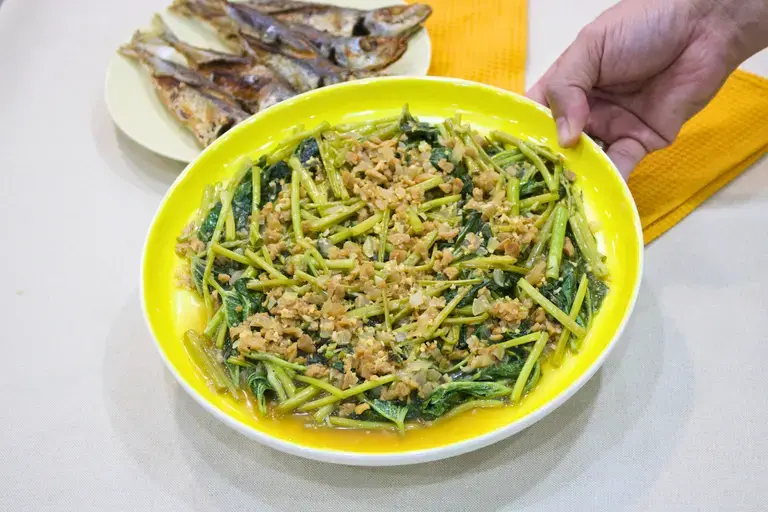 Adobong Kangkong