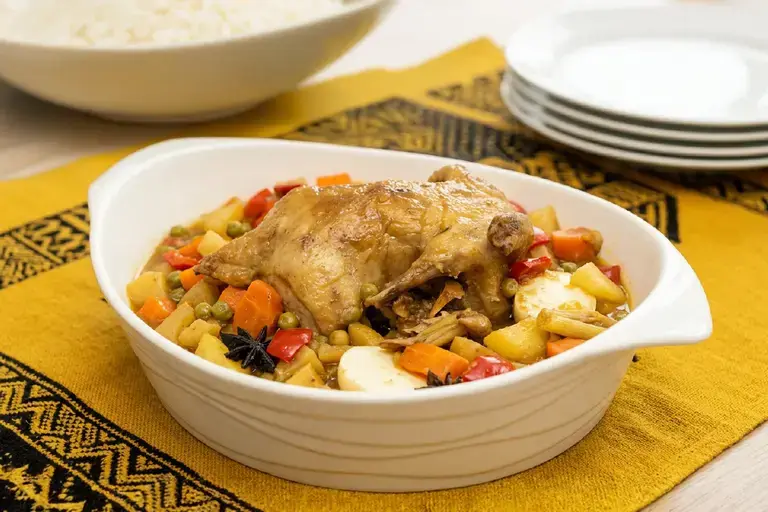 Pinalukob na Pininyahang Manok