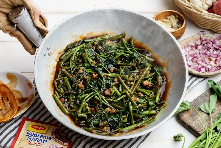Adobong Kangkong
