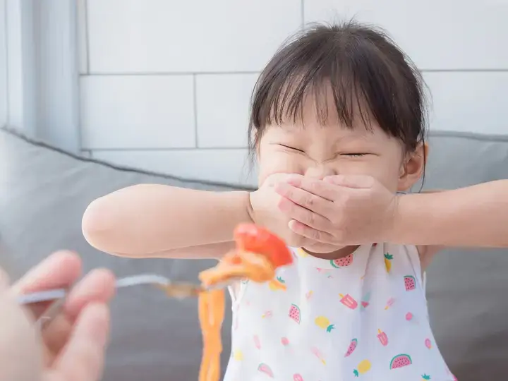 Refusing to eat