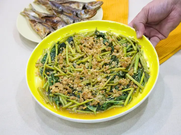 Adobong Kangkong