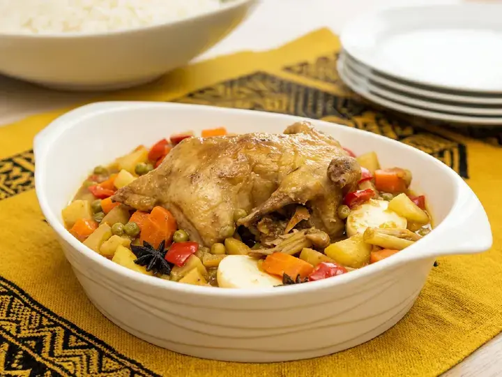 Pinalukob na Pininyahang Manok