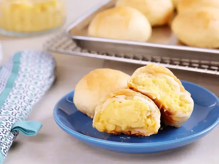 Creamy Pastel Buns