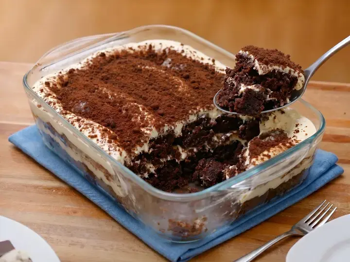 No-bake Choco Bar Cake Recipe
